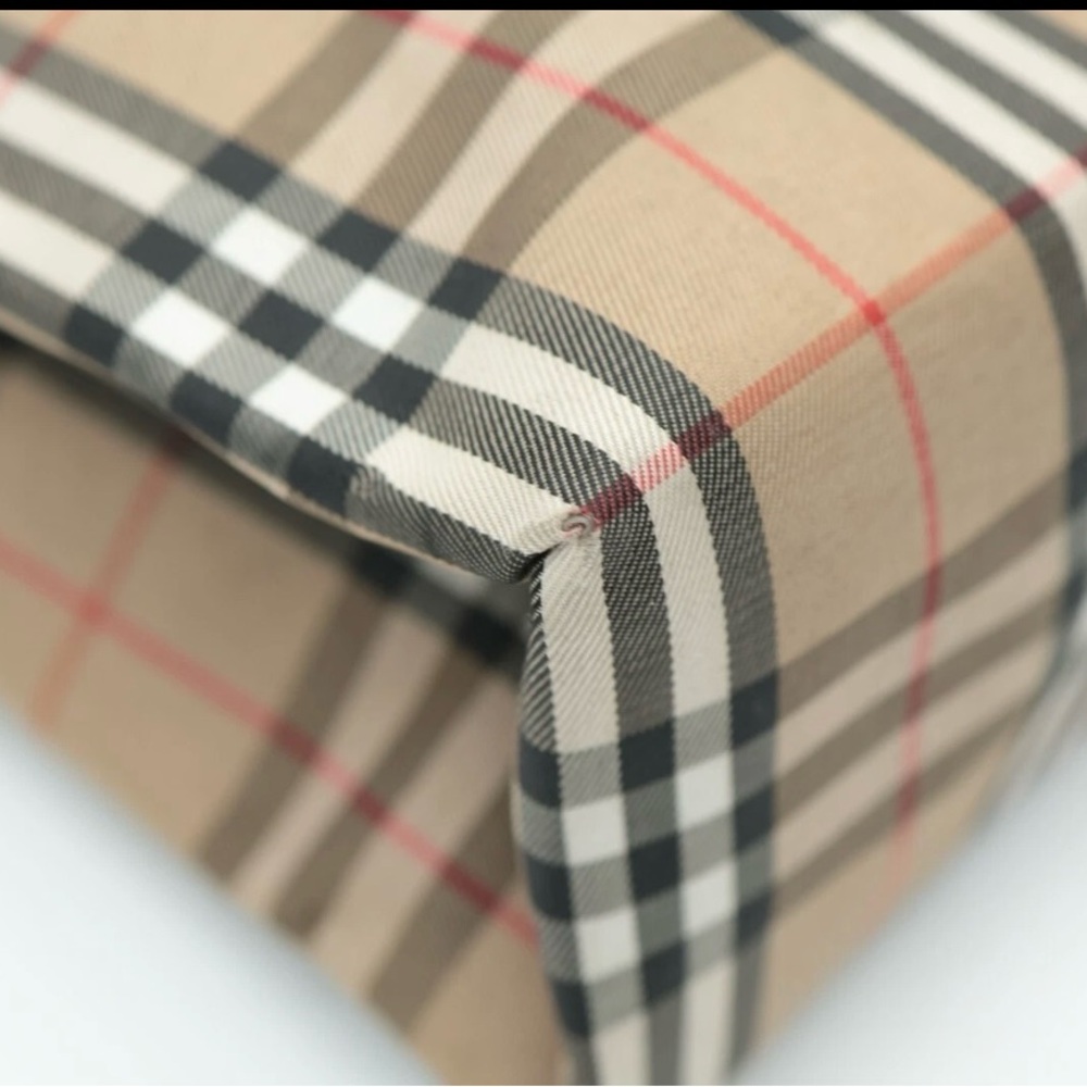 Burberry Beige Checkered Tote Bag - Picture 6 of 10